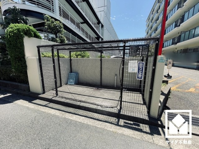 ユニハイム西宮Ⅱのその他共用部分|綺麗に整備されたゴミ出し場で気持ち良くお使い頂けます。