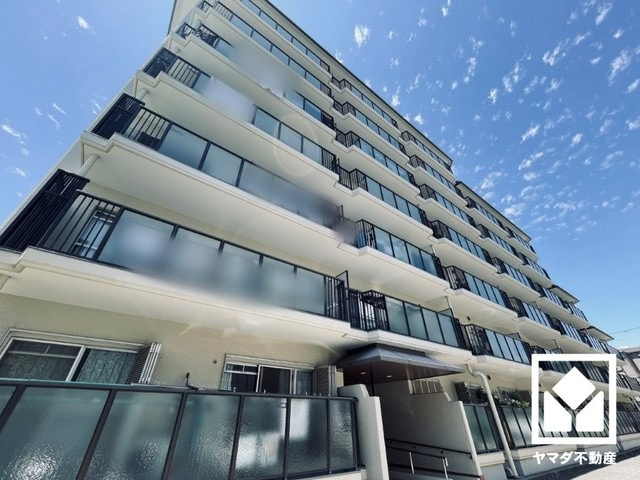 ユニハイム西宮Ⅱの外観|徒歩5分圏内に買い物施設が複数揃う、生活便利な環境です。