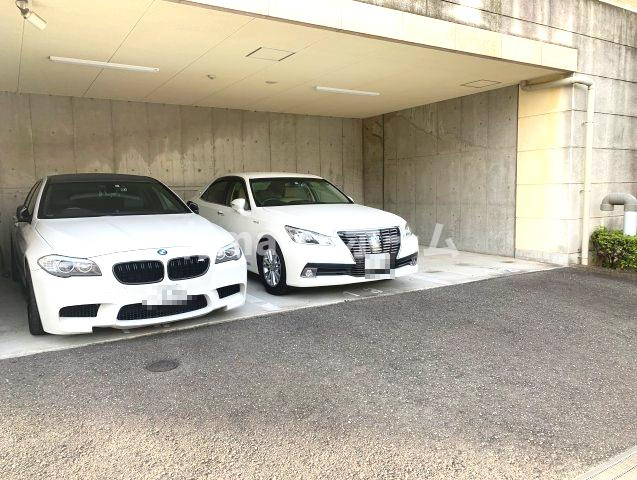 フレアコート京橋の駐車場