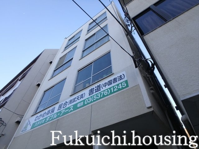 東ビルの外観
