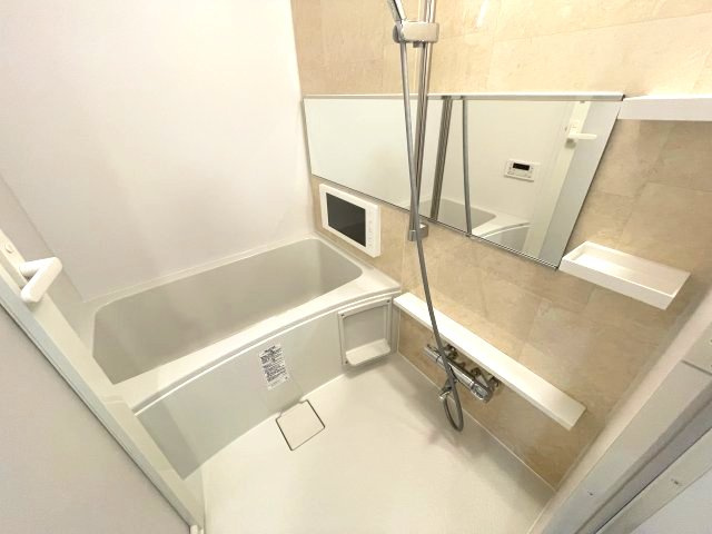 プレジオ海老江の浴室|イメージとして同建物他部屋を表示しています