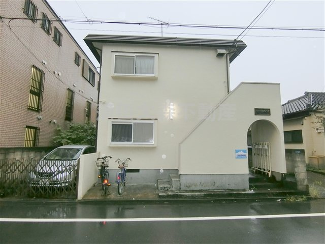 ハイツカロリーナの外観