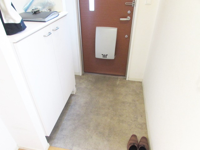 御殿山２丁目テラスハウスの玄関|ゆったりとした玄関です