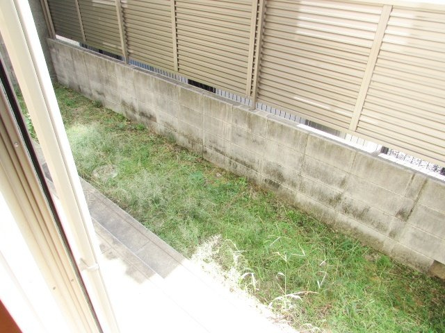 御殿山２丁目テラスハウスの庭|たまにはお庭で休日を過ごしてみるのもよいかもしれません