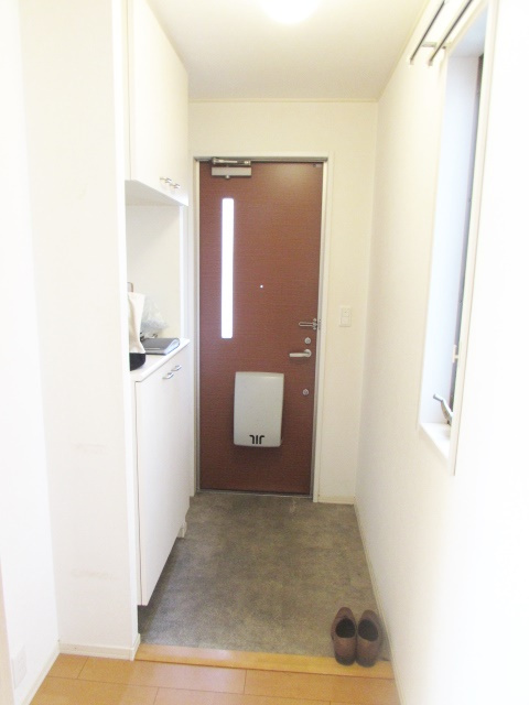 御殿山２丁目テラスハウスの玄関|シンプルで使いやすい玄関です