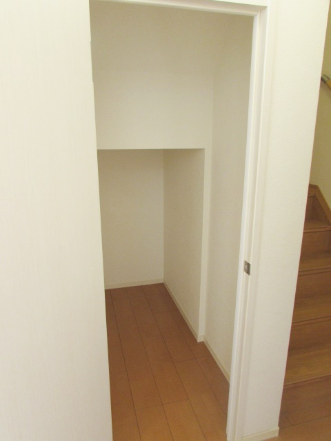 御殿山２丁目テラスハウスの収納|収納豊富です