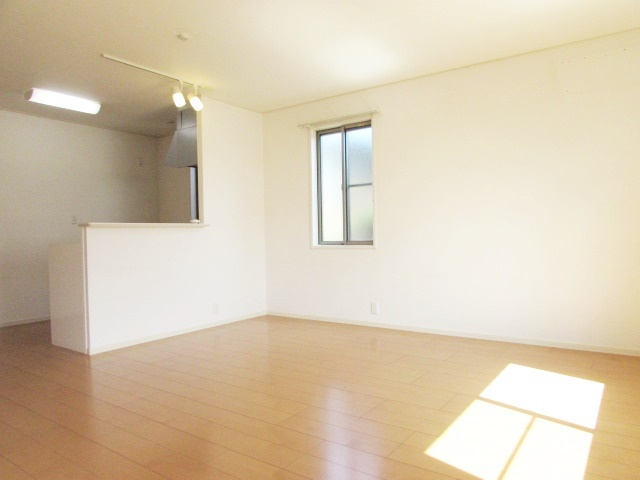 御殿山２丁目テラスハウスの居間・リビング|ゆったり過ごせるリビングです