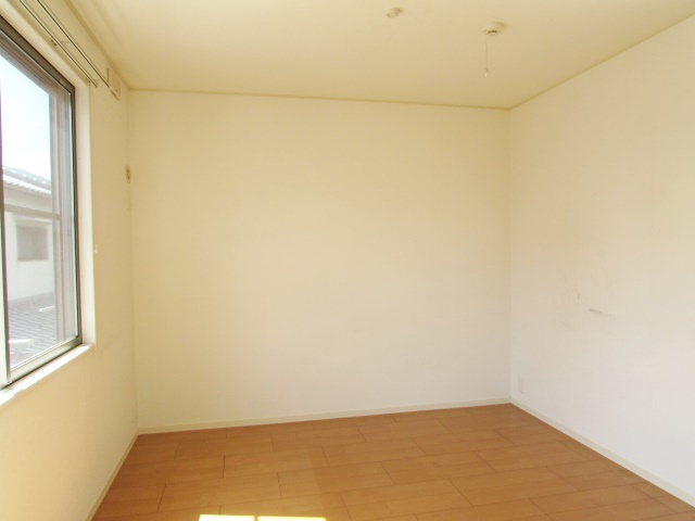 御殿山２丁目テラスハウスの居間・リビング|ゆったりとした居間です