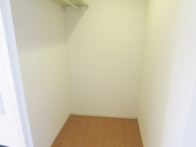 御殿山２丁目テラスハウスの収納|専用の収納スペースです