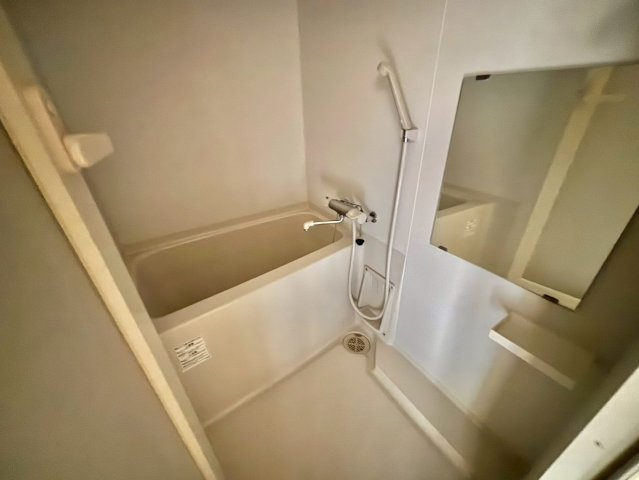 フローリッシュ飾磨の浴室