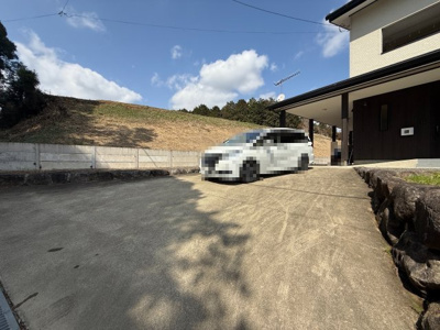 【駐車場】 | 石岡市加生野　インナーバルコニー　4LDK