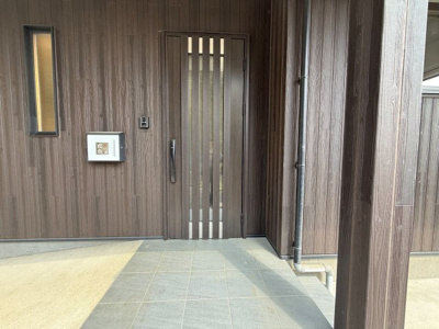【玄関】 | 石岡市加生野　インナーバルコニー　4LDK