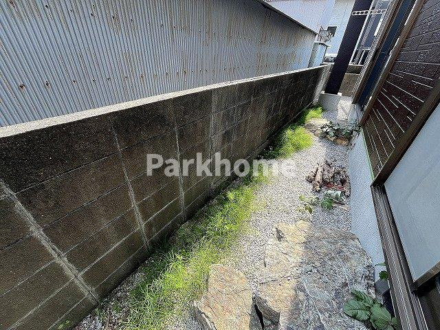 グランドステージ土佐市役所前の庭