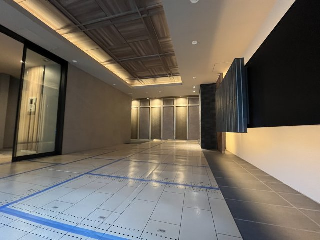 Louis Residence 弁天町のロビー