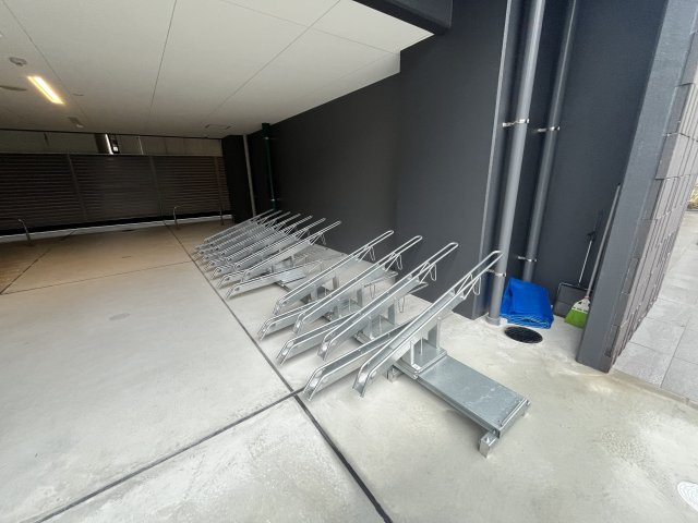 Louis Residence 弁天町の駐車場