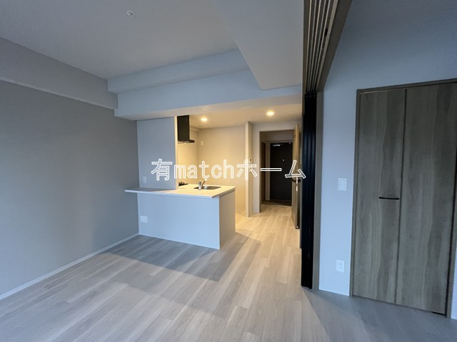 Louis Residence 弁天町の居間・リビング