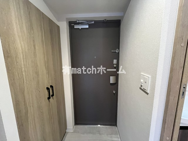 Louis Residence 弁天町の玄関