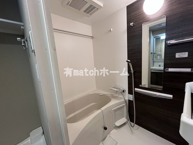Louis Residence 弁天町の浴室