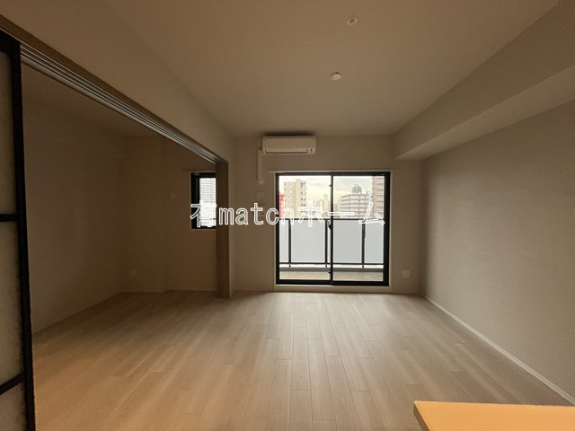 Louis Residence 弁天町の居間・リビング