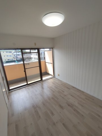 豊川支店マンションの居間・リビング