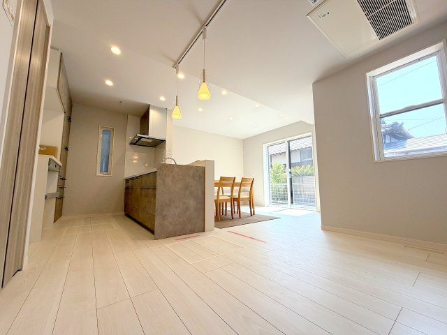 福生市熊川全２棟　新築分譲の居間・リビング