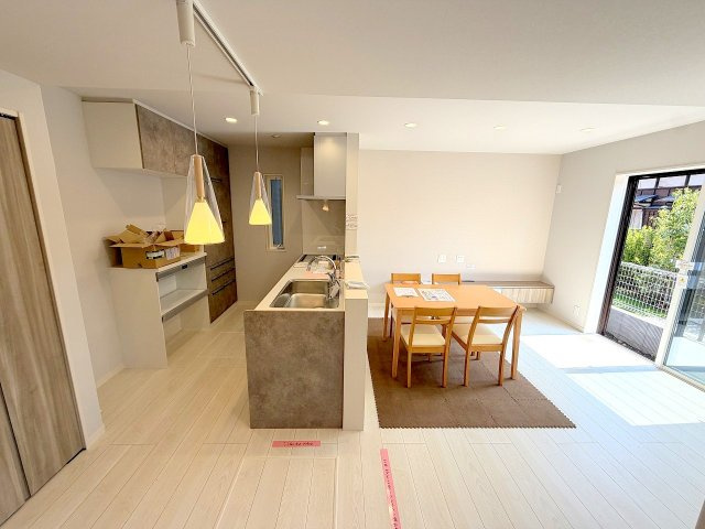 福生市熊川全２棟　新築分譲の居間・リビング