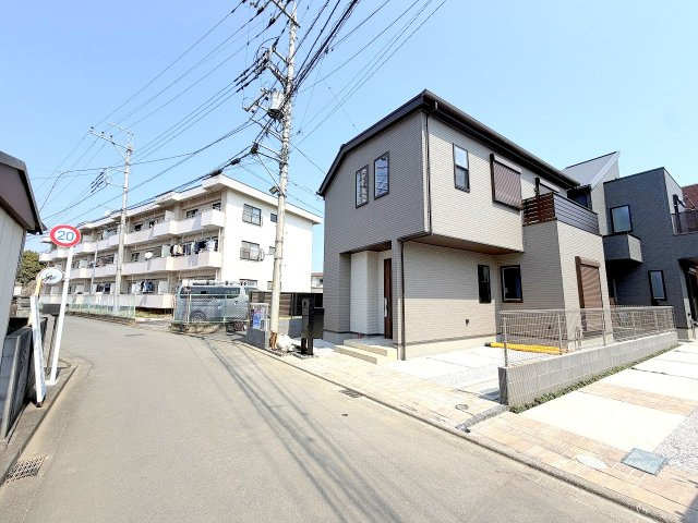 福生市熊川全２棟　新築分譲の前面道路含む現地写真