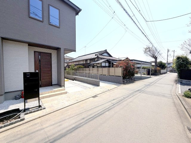 福生市熊川全２棟　新築分譲の前面道路含む現地写真