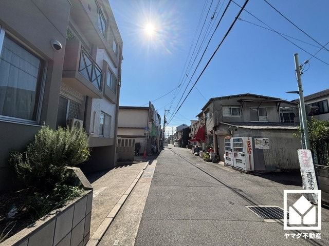 ポラーノ園和のその他|「セブンイレブン尼崎椎堂1丁目店」まで徒歩3分、「業務スーパー園田店」まで徒歩9分など、お買い物施設が徒歩圏内に複数あり便利な住環境です。
