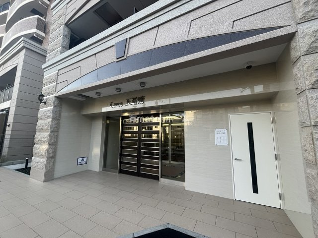 Luxe玉造南のエントランス