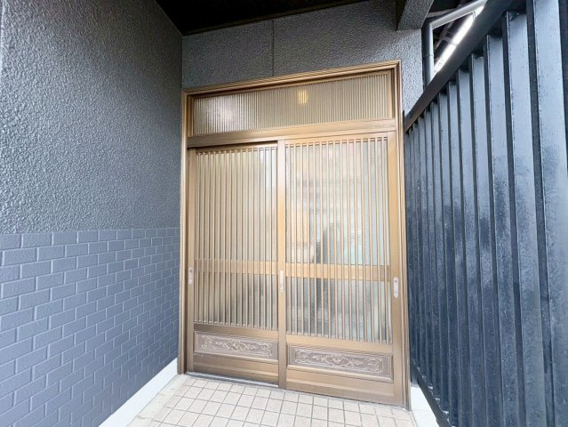 中古住宅　十七条の玄関