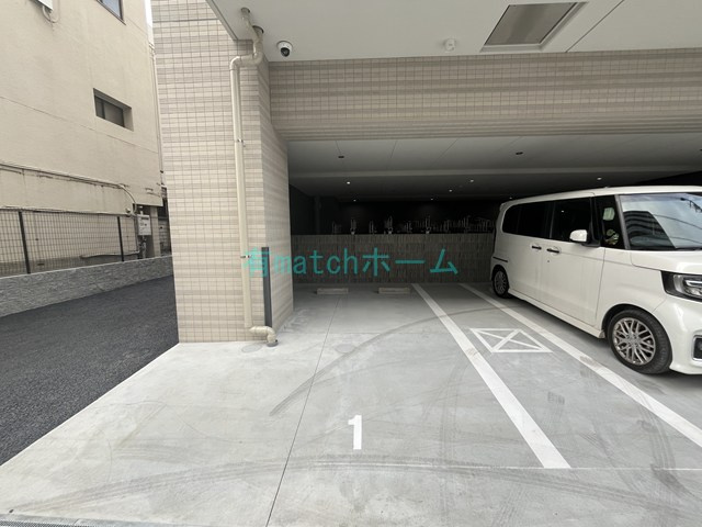Alivis三国本町の駐車場