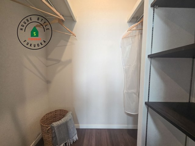 センターマークスタワーの内観：施工例|洋服や大きな荷物が多い方や人数の多いご家族などは、一般的なクローゼットよりもウォークインクローゼットのほうが使い勝手が良いです。