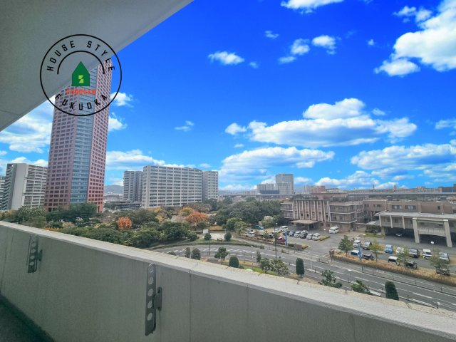 センターマークスタワーの内観：施工例|開放感があり、遮るものもなく気持ちのいい景色が広がります。お部屋にも爽やかな風と暖かく柔らかな日差しが差し込み、毎日の暮らしを豊かに彩ります。