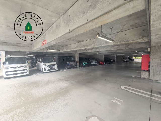 センターマークスタワーの駐車場|駐車場が敷地内にあるため、防犯面でも安心してお車をご利用いただけます。