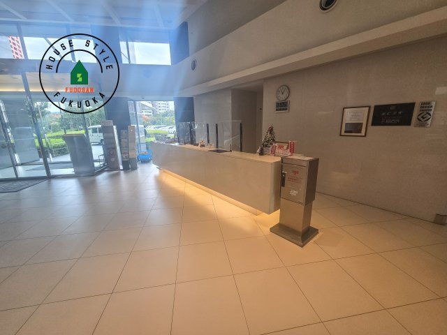 センターマークスタワー|住まいの第一印象を彩る、きれいに整備されたエントランスです。