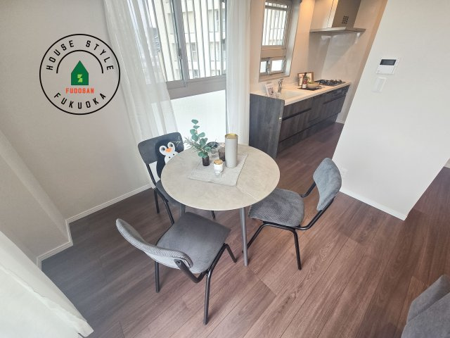 センターマークスタワーの内観：施工例|アイランドキッチン採用で、動線が良く使いやすいキッチンスペースです。