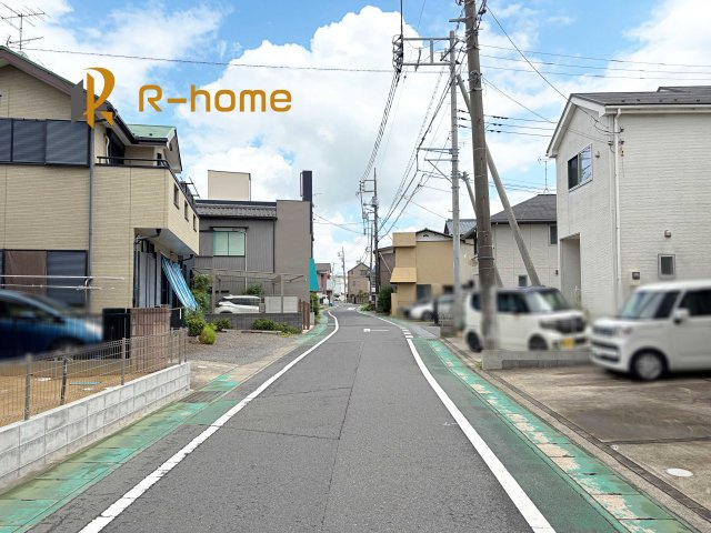 取手市白山8期　新築戸建て　1号棟の前面道路含む現地写真|堂々！建物完成♪実際のお部屋をご見学可能です♪
ご見学が一番の資料！お気軽にお問い合わせ下さい♪