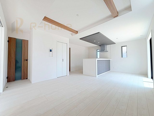 取手市白山8期　新築戸建て　1号棟の居間・リビング|広くて明るいＬＤＫ♪ ゆったりくつろげるリビングスペースで、ご家族皆様の笑顔が溢れます。