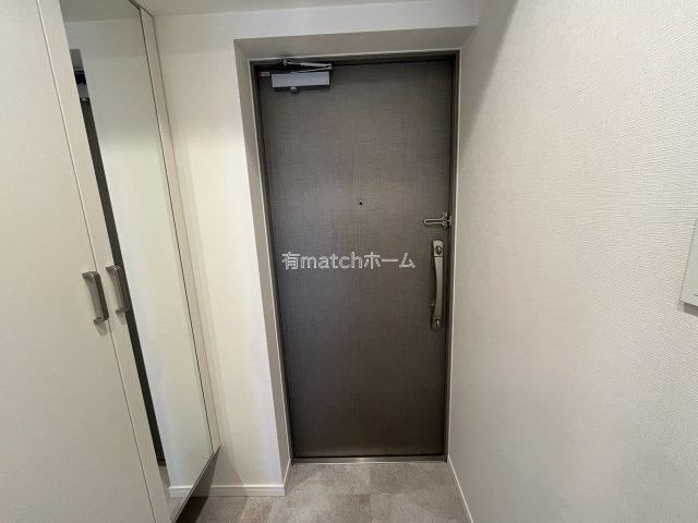 スプランディッド弁天町WESTの玄関