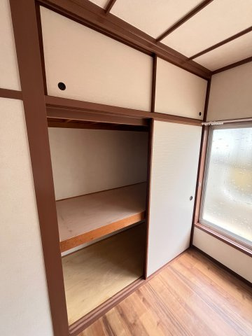 下畑町貸家の収納