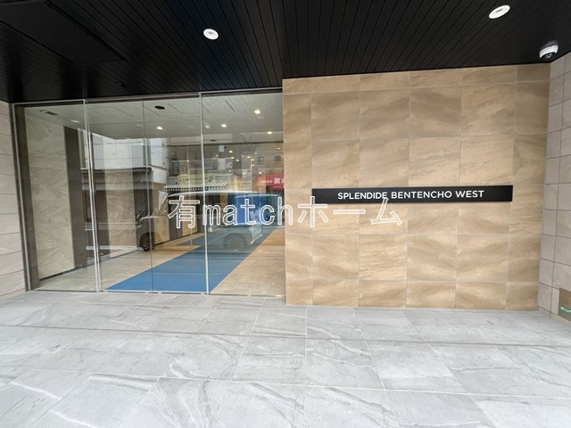 スプランディッド弁天町WESTのエントランス