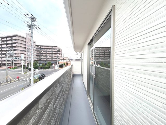 新築戸建　江南市古知野町3期　全2区画分譲のバルコニー|バルコニーは南向きで洗濯物もよく乾きます！