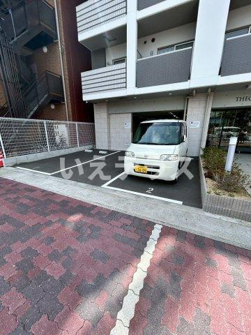 セオリー神戸アクアグルーブの駐車場