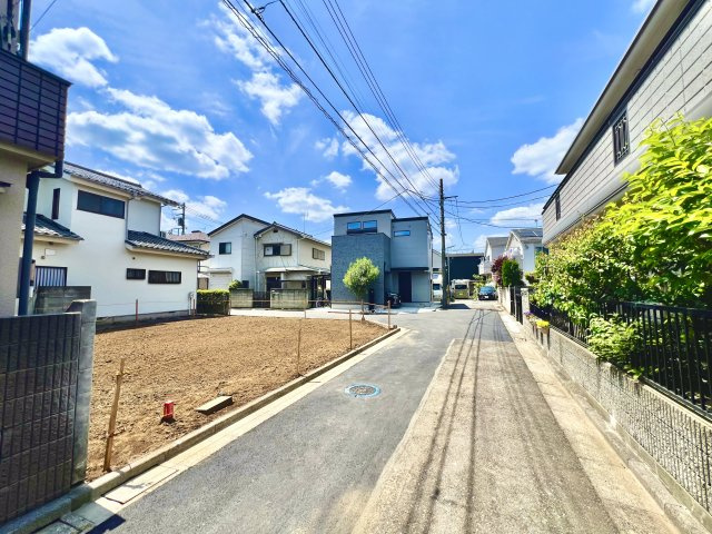 【前面道路含む現地写真】 | 練馬区高松6丁目　売地 | 車通りも少なく安心です