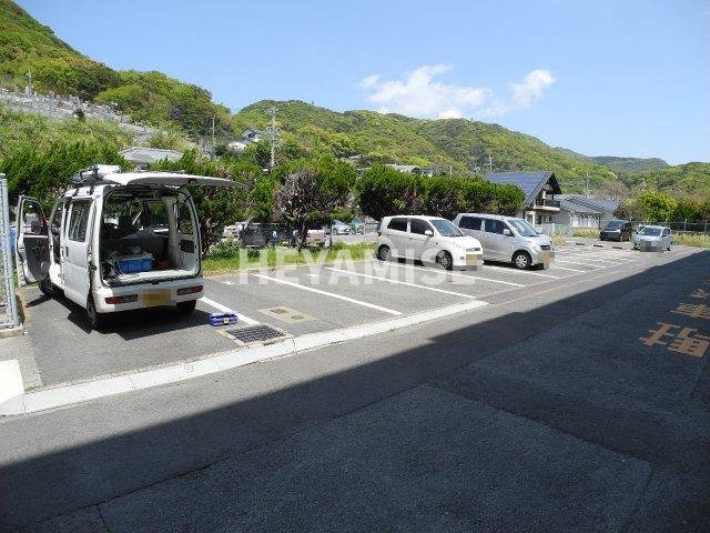 ビレッジハウス福田本町2号棟の駐車場|※ビレッジハウスの同一物件・反転間取りのお部屋の写真です※