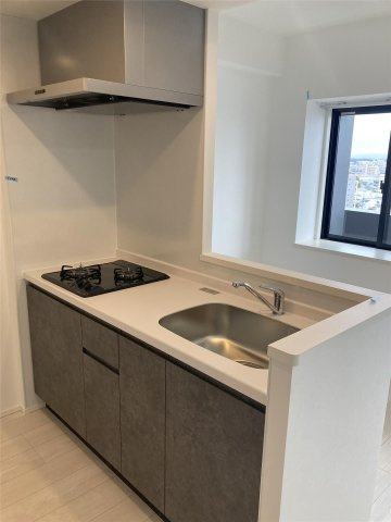 S-RESIDENCE久留米六ツ門Ⅰのキッチン|コンパクトなキッチンで掃除もラクラク