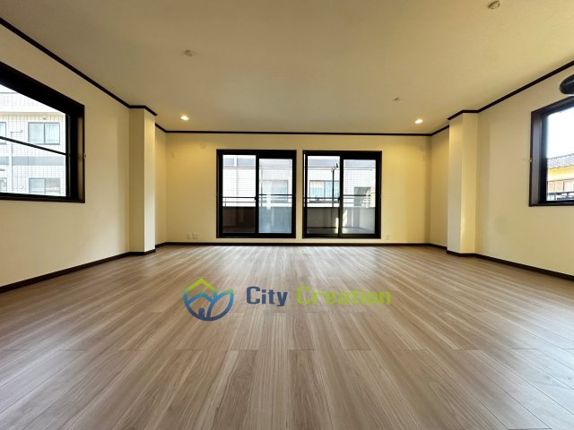 平塚市長持　３階建て広々リフォーム戸建て