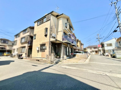 【前面道路含む現地写真】 | 伏見区久我御旅町　中古戸建 | 〈こちらの物件〉に興味がある方はお気軽にお問い合わせ下さい！月々のお支払い希望額からお客様が購入可能な物件の価格をシミュレーション致します(*´▽｀*)