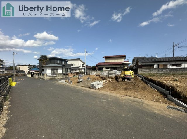 水戸市見川町4期　新築戸建の前面道路含む現地写真